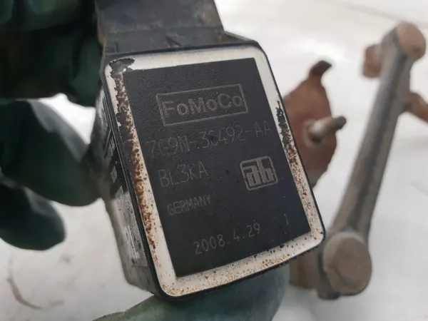 Capteur de niveau de phare arrière gauche Volvo XC70 7G9N5B738AA image 5