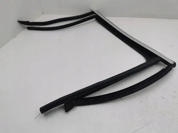 OEM AMD117949 raamrubber achterdeur rechts image 4