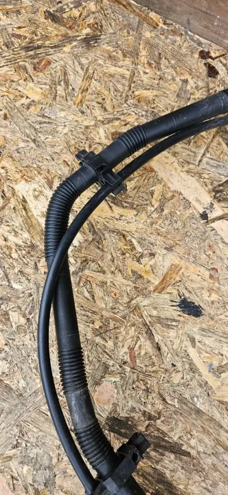 Mangueira de enchimento AdBlue OEM GJ32-5J232-AD Evoque image 10
