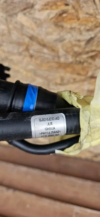 Mangueira de enchimento AdBlue OEM GJ32-5J232-AD Evoque image 6