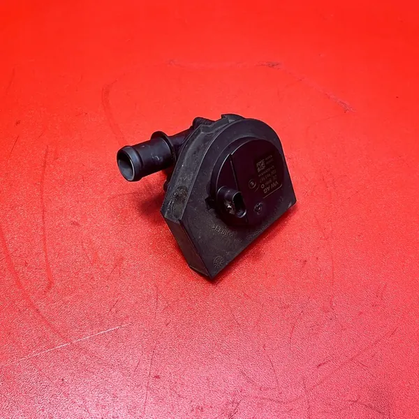 Extra Vattenpump Skoda VW Seat Audi 1.5 TSI 5Q0965567 image 2