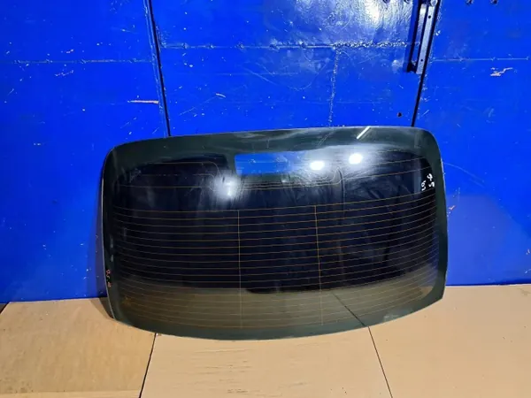 Vitre arrière OEM E143R001025 pour Saab 9-5 (2002) image 2