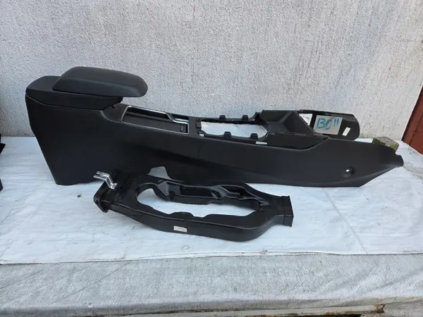Hyundai I30 II 12-17 Schiebe-Armlehne mit Lüftung image 2