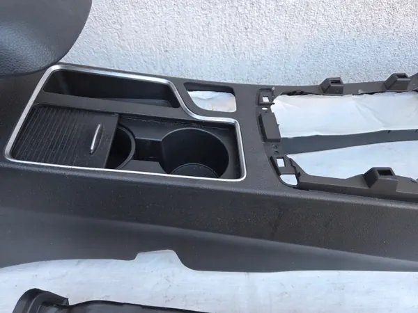 Hyundai I30 II 12-17 Schiebe-Armlehne mit Lüftung image 5