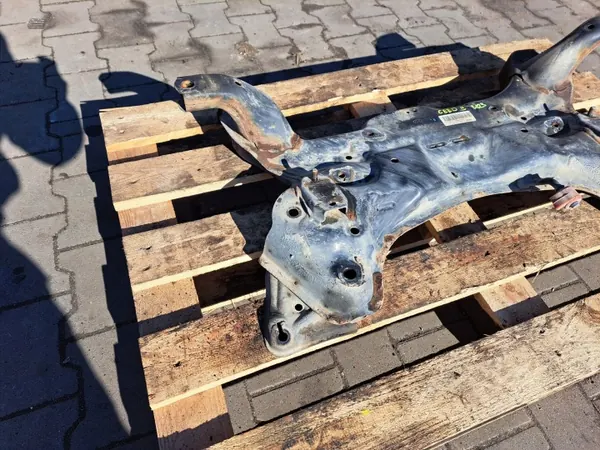 OEM 62401-A6600 Trineo Carro Travesaño Delantero image 3