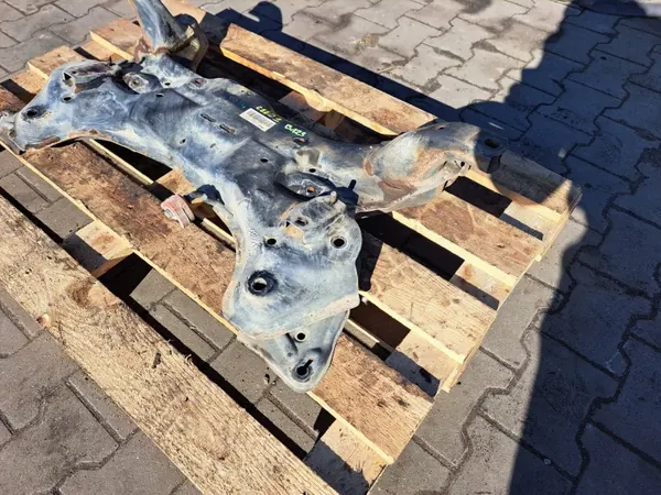 OEM 62401-A6600 Trineo Carro Travesaño Delantero image 4