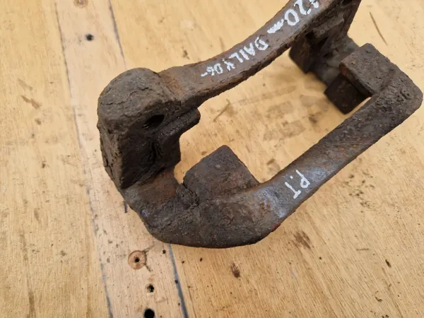 Klembeugel Rechts Achter OEM Iveco Daily IV 06- 2.3 HPI image 5