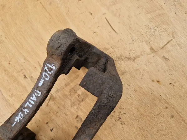 Klembeugel Rechts Achter OEM Iveco Daily IV 06- 2.3 HPI image 6