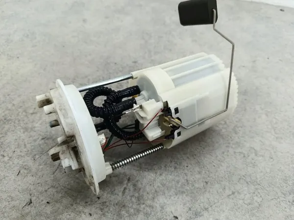Kraftstoffpumpe OEM 55700362 für Fiat Grande Punto 1.2 8V image 9