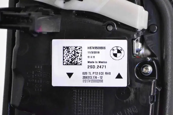 BMW 3 G20 G21 2019 Luz trasera del maletero derecha image 8