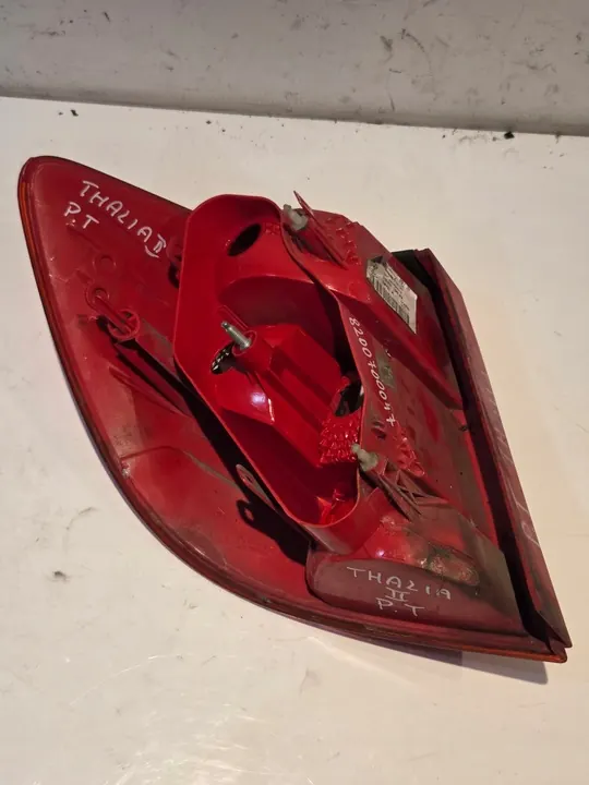 Lámpara trasera derecha Renault Thalia II 8200700047 image 5