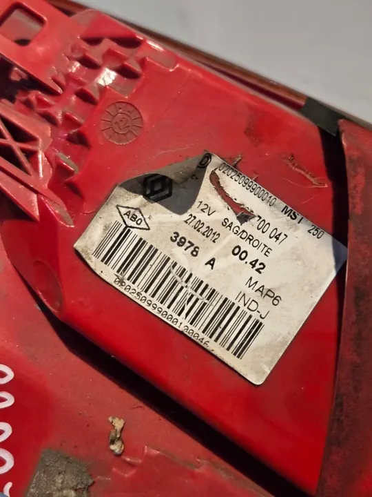 Lámpara trasera derecha Renault Thalia II 8200700047 image 7