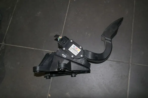 Pédale d'accélérateur OEM BIP0084A-3L000 pour Hyundai Sonata image 2