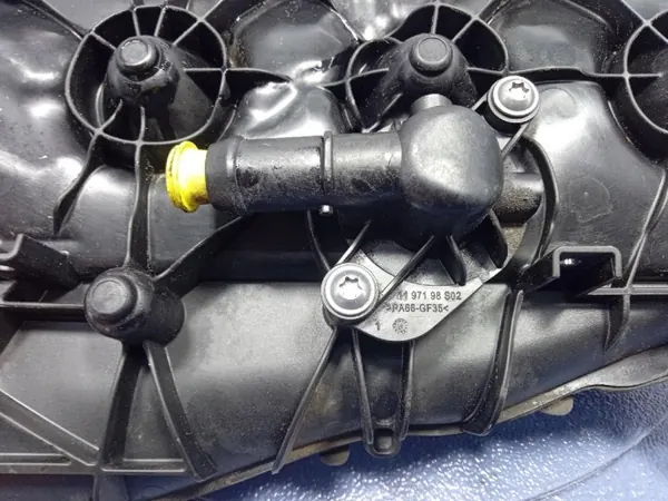 Colector de admisión BMW OE OEM 8647975 para Serie 3 G20 image 8