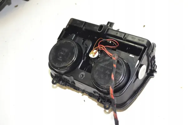 Muggfäste OEM 9238611 Fram Mitt BMW F10 F11 image 8