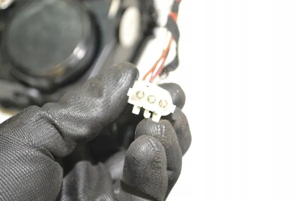 Muggfäste OEM 9238611 Fram Mitt BMW F10 F11 image 9