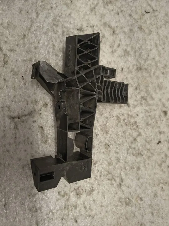 Glissière de pare-chocs avant droite Audi RS6 A7 RS7 4K0805608A image 2