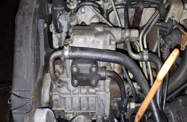 OEM 038130107j Högtrycksinsprutningspump VW Passat image 3