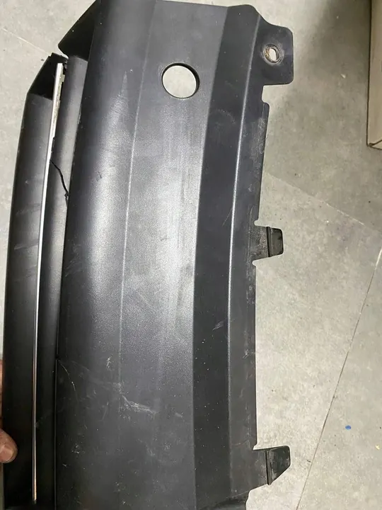 Volkswagen OE 6R0853651C Radiator Grille image 4