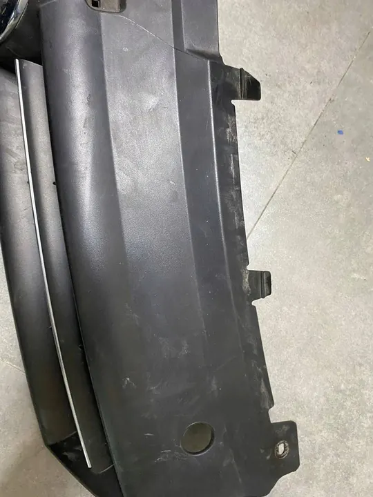 Volkswagen OE 6R0853651C Radiator Grille image 6