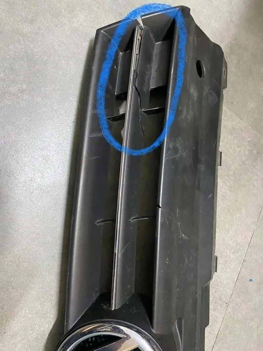 Volkswagen OE 6R0853651C Radiator Grille image 7