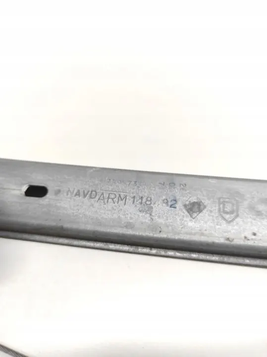 Régulateur manuel de vitre Dacia OEM 118482 porte avant image 3