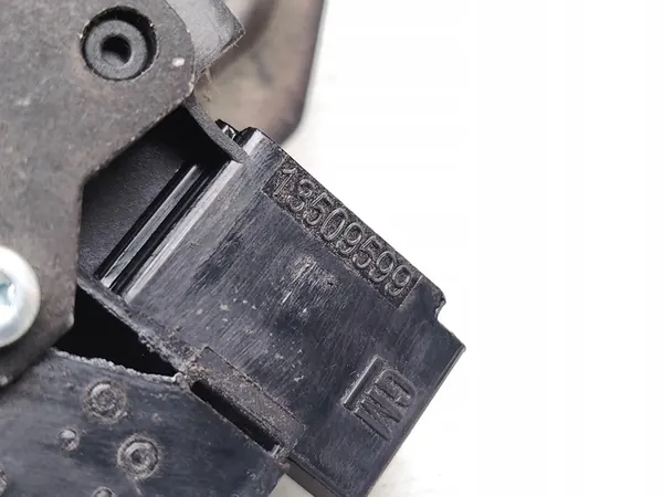 Vauxhall Astra Baklucka Lås 2018 Kombi 4/5dr OEM 13509599 image 7