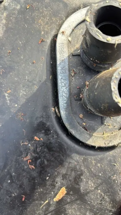 Audi A5 8T Scheidingswand OEM 8KO122327 - Gebruikt image 3