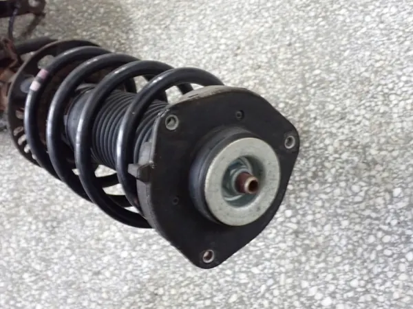 OEM 1K0413031AF Amortecedor Direito para VW Golf V image 3