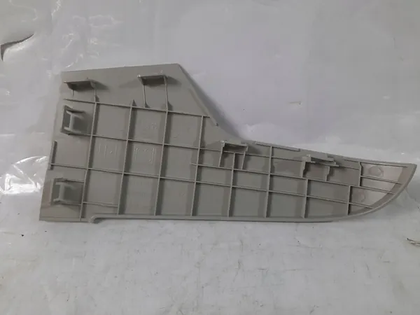 Subaru Forester V 19- Rechter Veiligheidsgordel Cover USA image 4