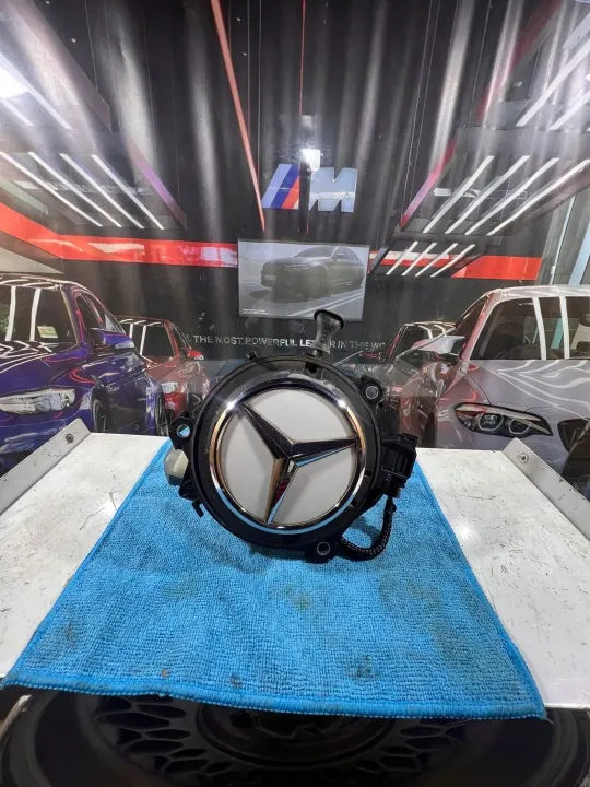Poignée de coffre Mercedes-Benz A0997500300 - Blanc Polaire image 2