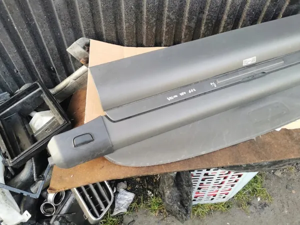 Volvo V50 Rollo Trasero OEM 39874981 image 3