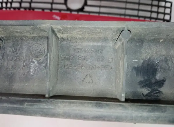 Volkswagen T4 Grille image 4