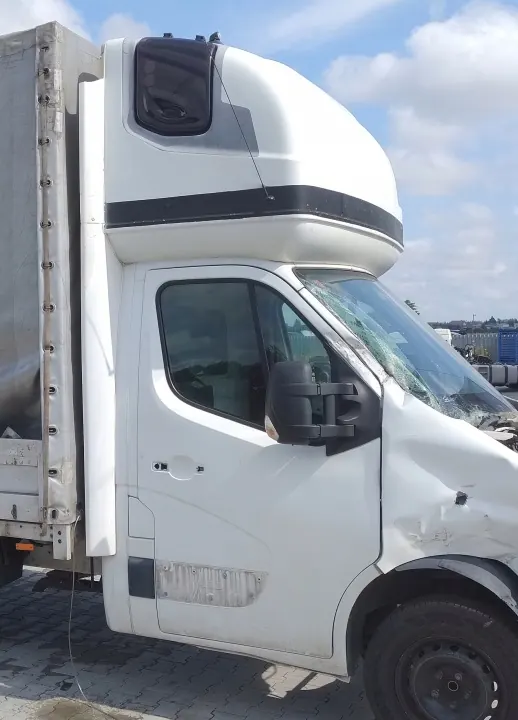 OEM ZS111 Opel Movano II Sleeper Cab Used image 2