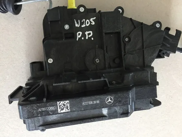 Dörrlås MERCEDES W205 Framsidan Höger A0997206801 image 2