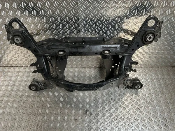 Volvo XC90 2018 Subchasis trasero OEM 31476651 image 2