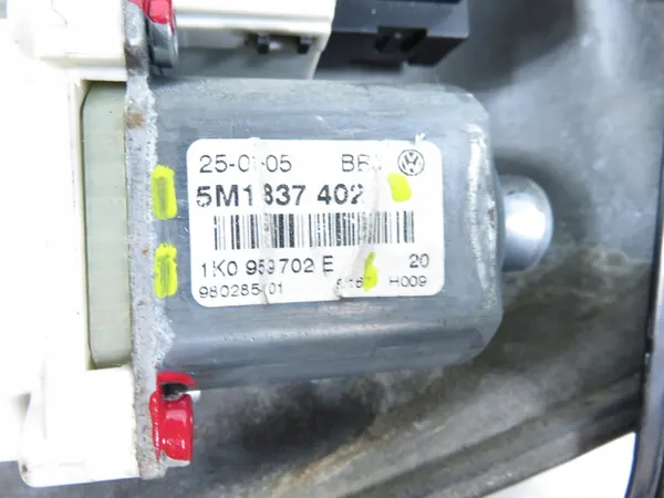 Mecanismo da janela dianteira direita VW Golf V 1.6 image 3