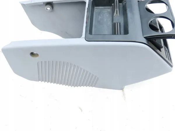 TÚNEL DE ARMAZENAMENTO FISCHER COM SUPORTES PARA COPOS MERCEDES VITO W638 image 4