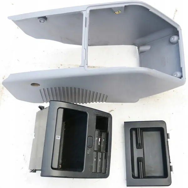 TÚNEL DE ARMAZENAMENTO FISCHER COM SUPORTES PARA COPOS MERCEDES VITO W638 image 6