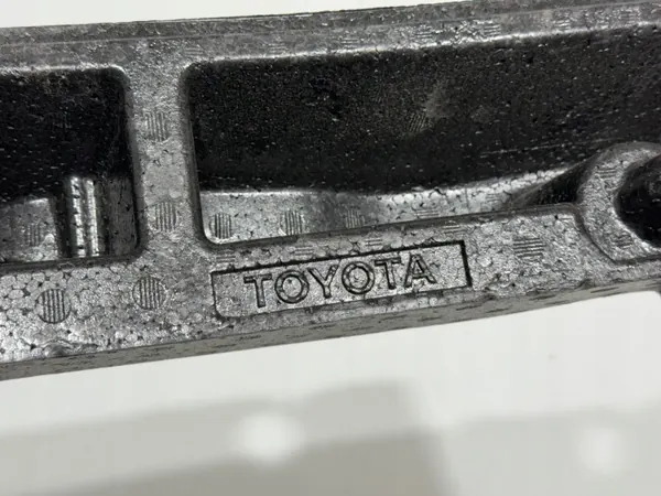Toyota OEM 52611-33360 Framstötdämpare image 9