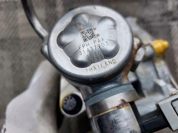 Bomba de combustível Volvo 31437903 image 4