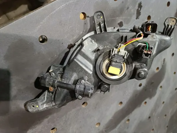 Phare Halogène Droit Avant OEM 92202-A61 image 8