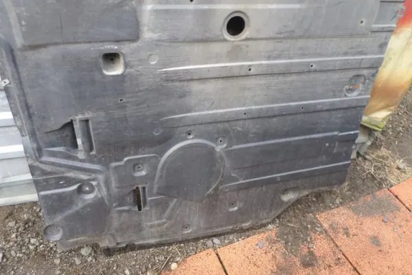 Mercedes Vito W447 Protection Moteur OEM A4476803004 image 3