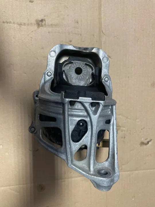 Soporte de Motor Izquierdo Audi S4 B9 S5 SQ5 3.0T 4M0199371FG image 4