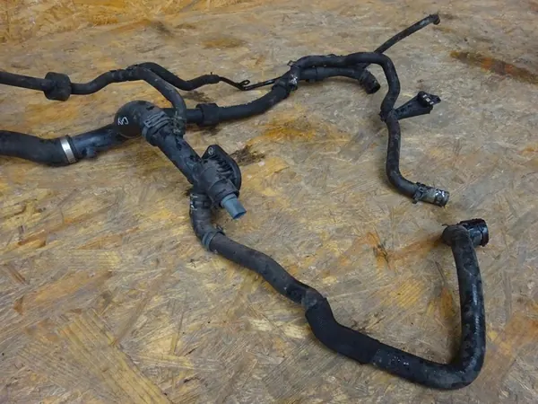 AUDI A3 8P GOLF VI 1.6 TDI Vesiputkisarja 1K0122101KA image 4