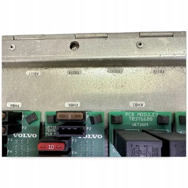Volvo zekeringkast OEM 22406146 - Gebruikte staat image 7