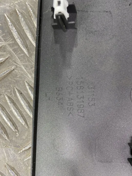 Alfa Romeo Stelvio keskitunneliosat OEM 156131987 image 9
