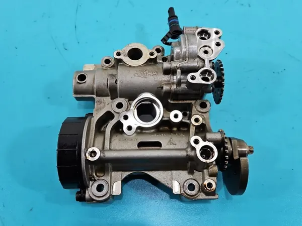 Pompe à huile Porsche d'occasion OEM 94610701361 Panamera image 3