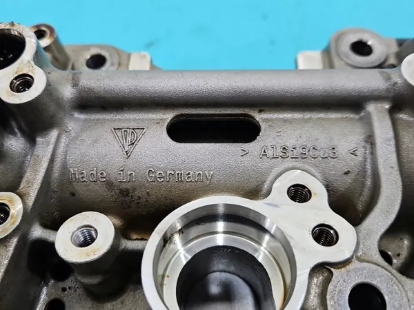 Pompe à huile Porsche d'occasion OEM 94610701361 Panamera image 4
