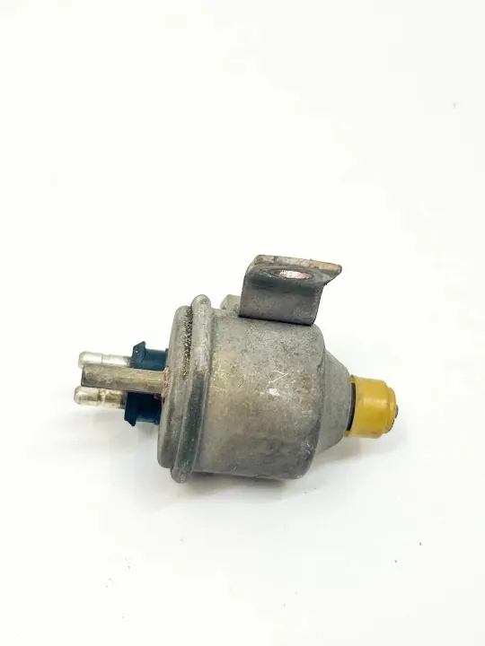 Válvula de vacío Mercedes-Benz OEM 72064900 para E W123 image 4